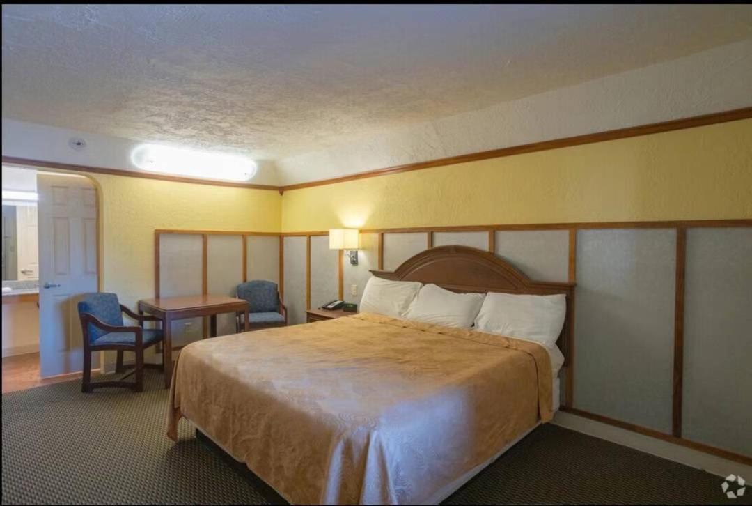 Bo Hotel Canadian Courts Kültér fotó