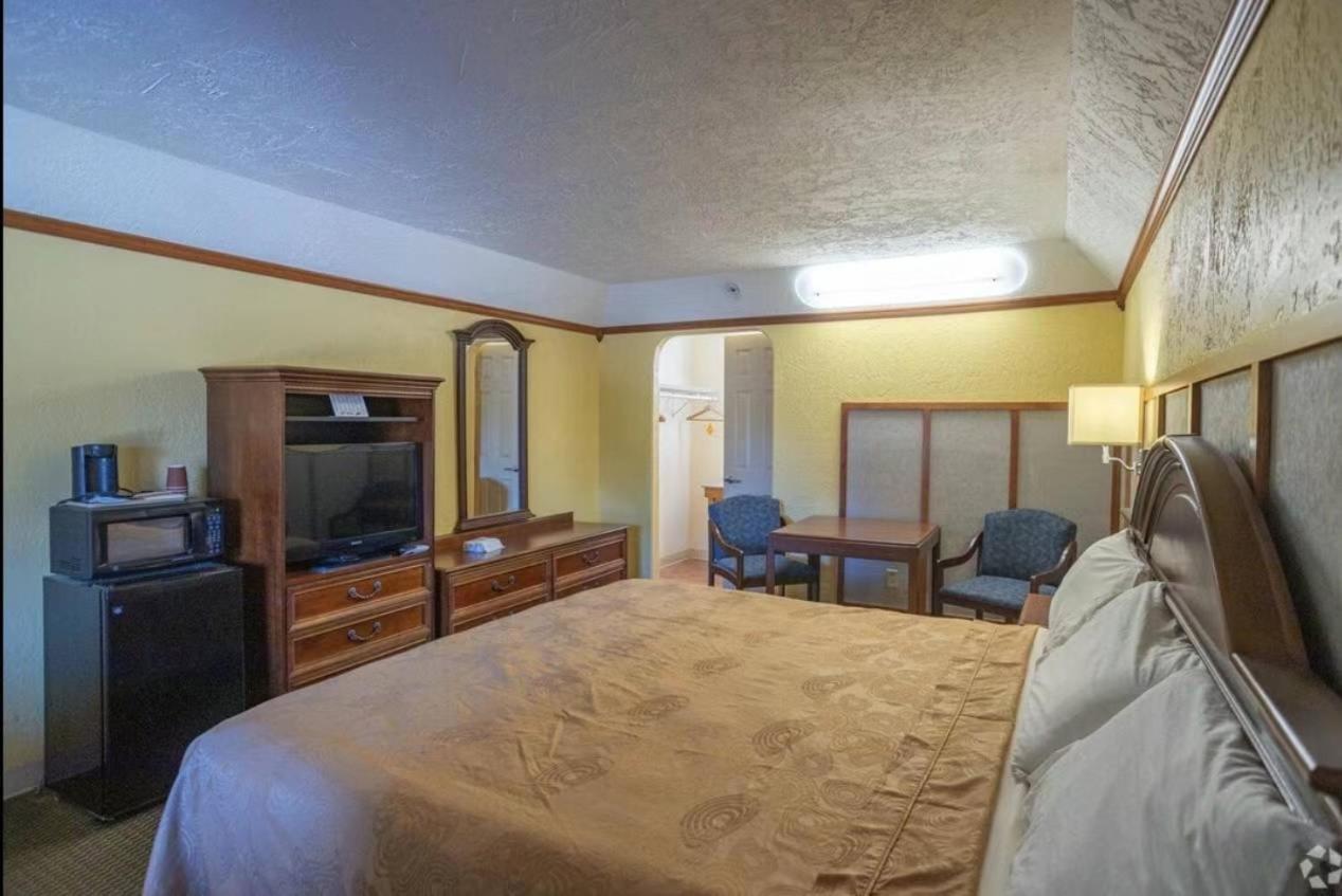 Bo Hotel Canadian Courts Kültér fotó