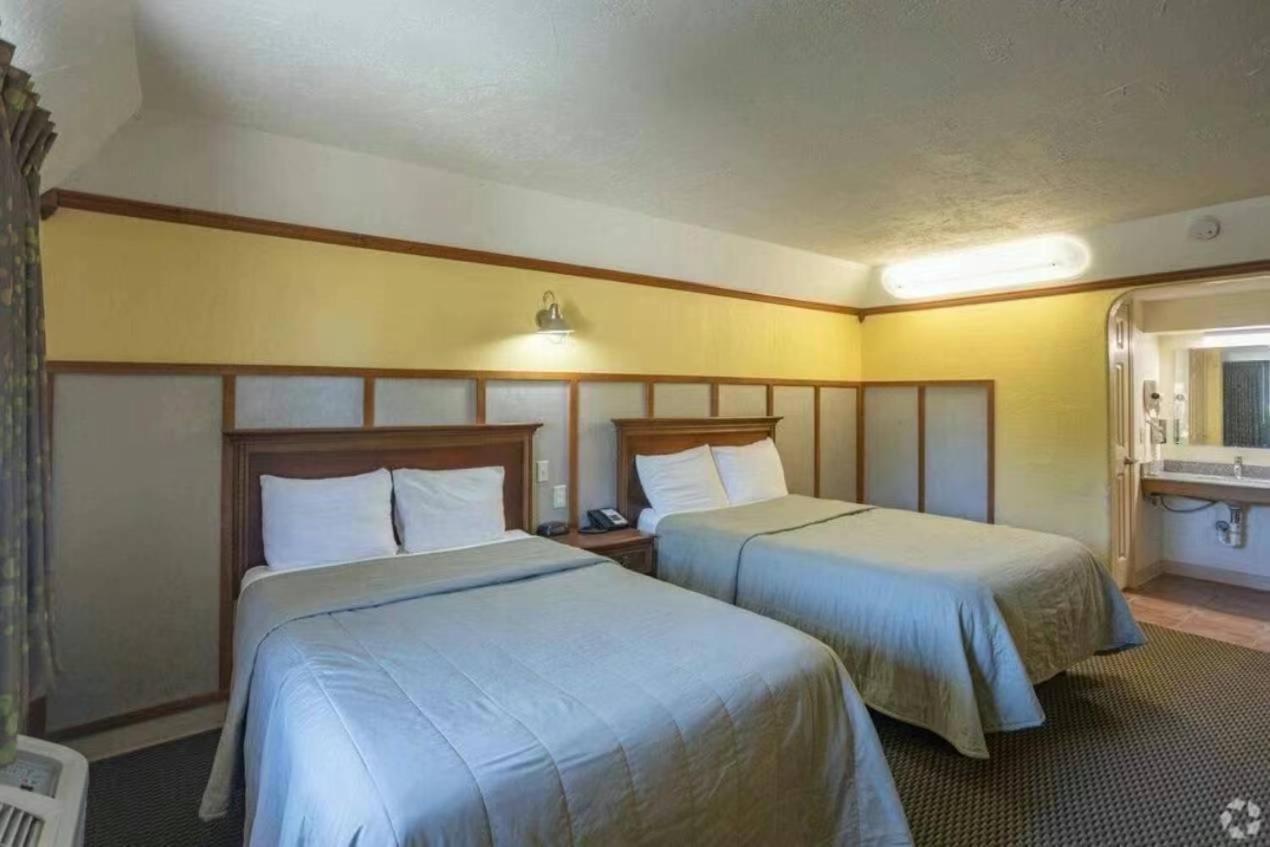 Bo Hotel Canadian Courts Kültér fotó
